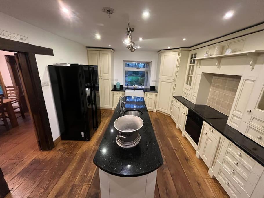 Villa Brownhills Eaton  Exterior foto