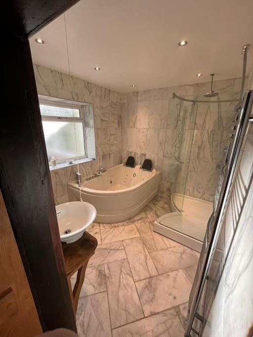 Villa Brownhills Eaton  Exterior foto